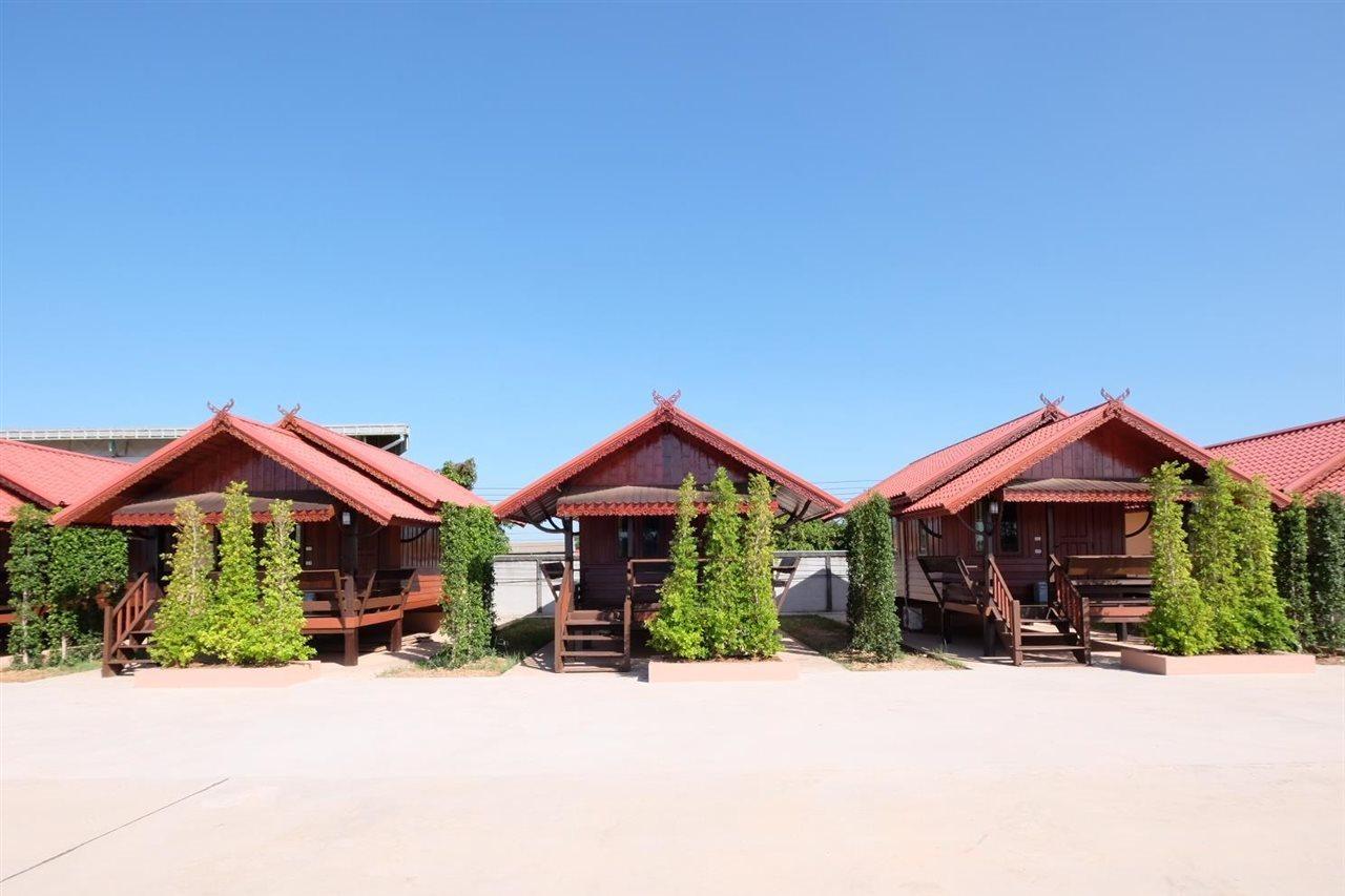 Prakaithong Hotel Amphoe Sawang Daen Din Экстерьер фото