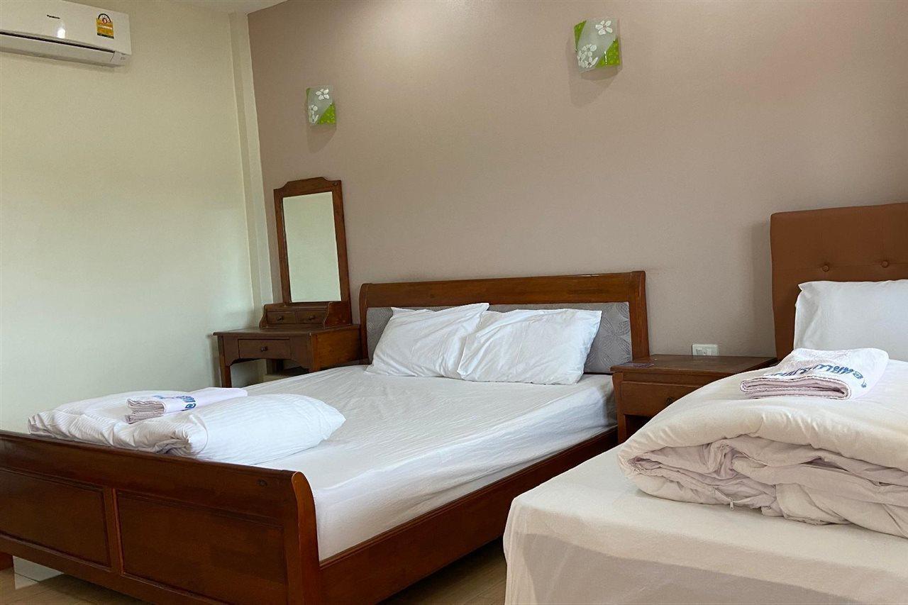 Prakaithong Hotel Amphoe Sawang Daen Din Экстерьер фото