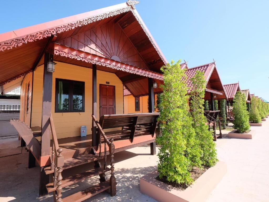 Prakaithong Hotel Amphoe Sawang Daen Din Экстерьер фото