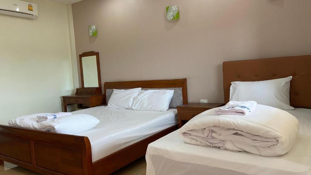 Prakaithong Hotel Amphoe Sawang Daen Din Экстерьер фото