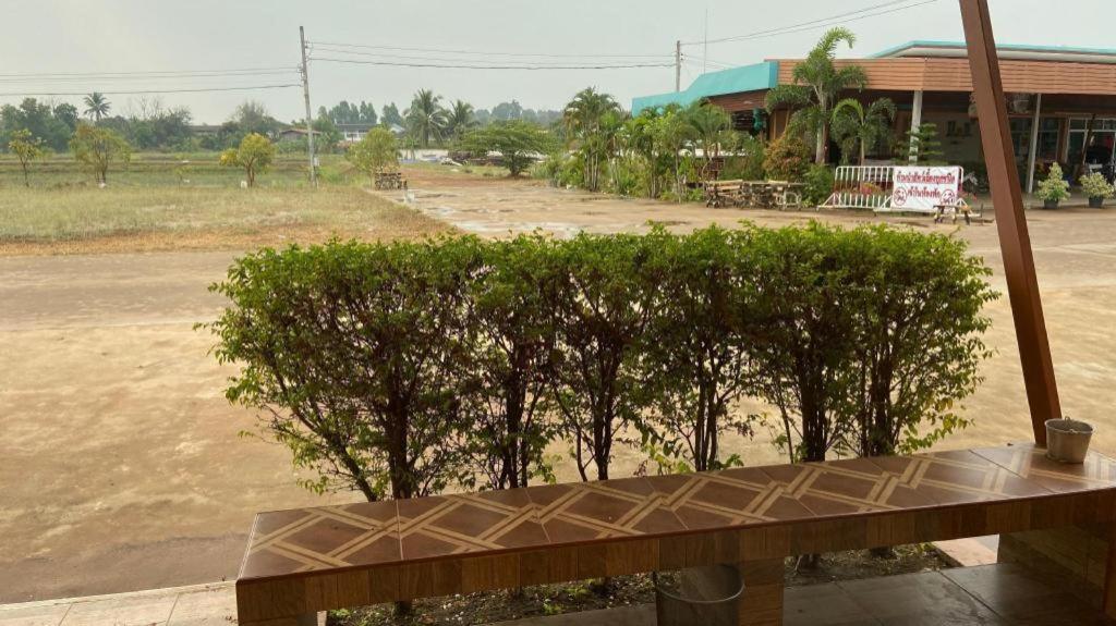 Prakaithong Hotel Amphoe Sawang Daen Din Экстерьер фото