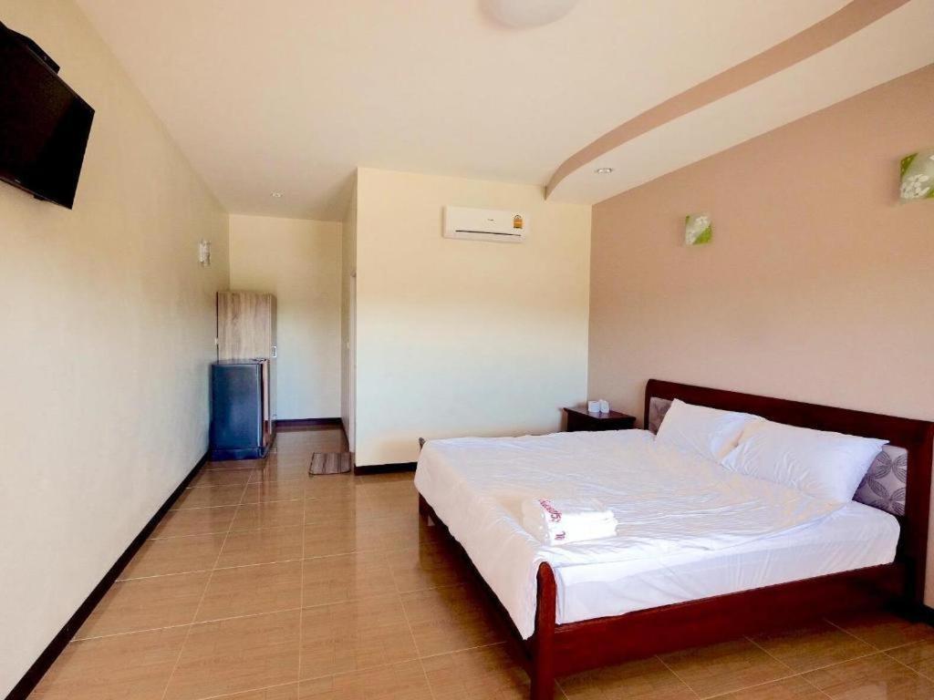 Prakaithong Hotel Amphoe Sawang Daen Din Экстерьер фото
