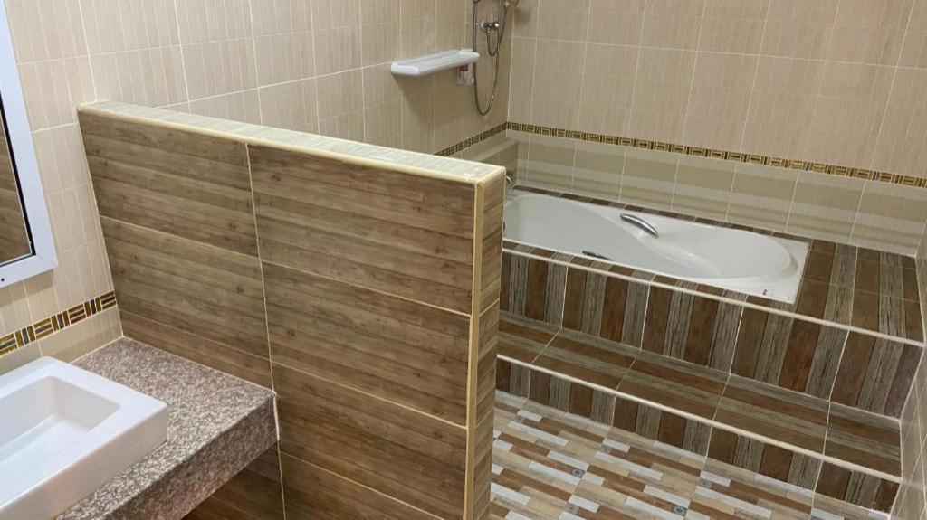 Prakaithong Hotel Amphoe Sawang Daen Din Экстерьер фото
