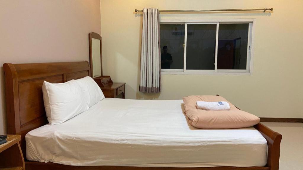 Prakaithong Hotel Amphoe Sawang Daen Din Экстерьер фото