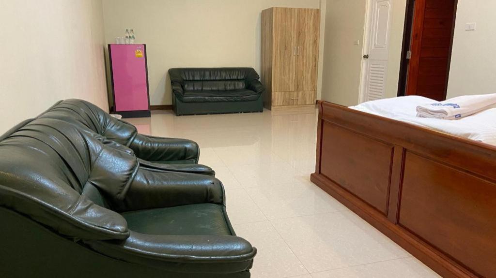 Prakaithong Hotel Amphoe Sawang Daen Din Экстерьер фото