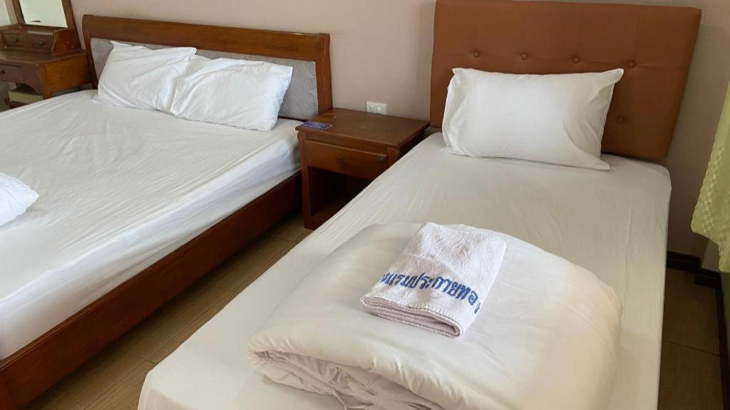 Prakaithong Hotel Amphoe Sawang Daen Din Экстерьер фото