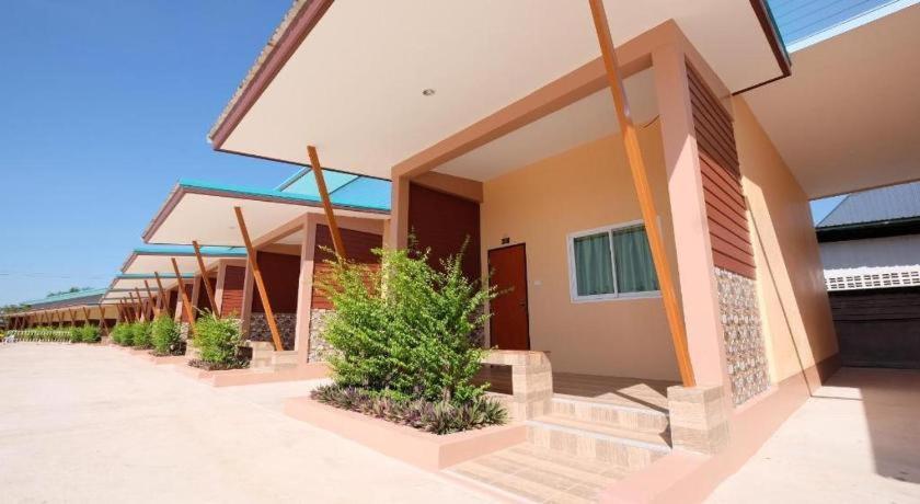 Prakaithong Hotel Amphoe Sawang Daen Din Экстерьер фото